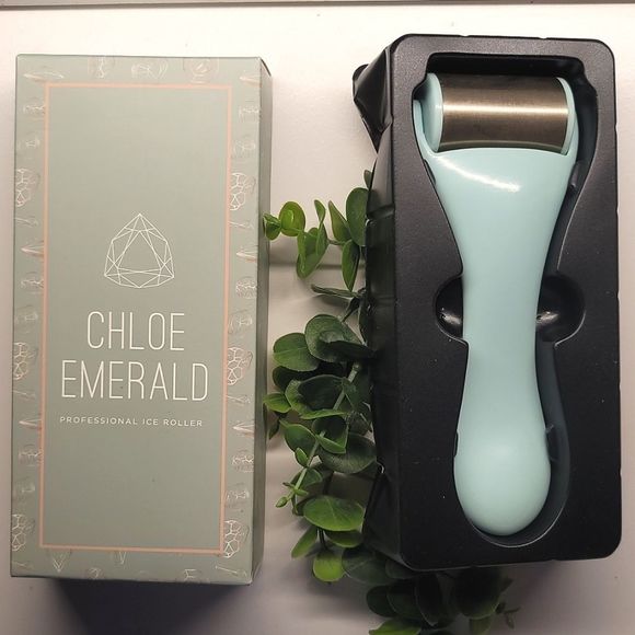 Chloe Emerald Professional Ice Roller - Picture 1 of 5